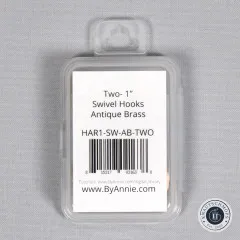 Verpackung der ByAnnie's Swivel Hooks Antique Brass mit Produktetikett und Barcode