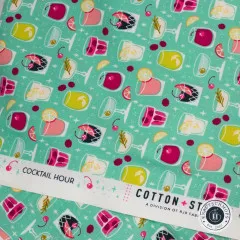 Webkante mit Kollektionsschriftzug "Cocktail Hour" und Herstellerlogo "Cotton + Steel".