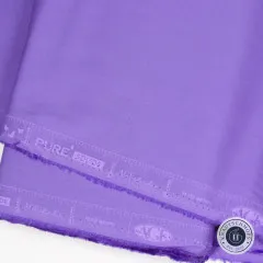 Webkante des Stoffes Pure Solids Amethyst mit Aufdruck AGF Studio und Artikelnummer PE-532