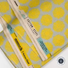 Webkante der Canvas-Variante mit Angaben zur Farbe "Sky Blue", Design "Sunshine" und Kollektion "By The Seaside II".