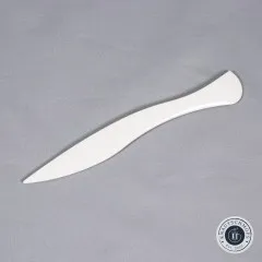 Freigestellter Point Turner mit der schmalen, spitzen Wendeseite im Vordergrund.