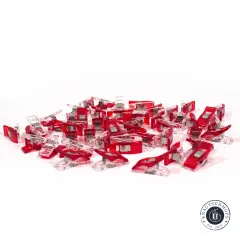 Wonder Clips lose aufgehäuft in perspektivischer Nahaufnahme.