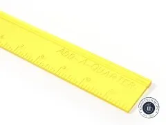 Nahaufnahme der Zoll-Skala von 6 bis 11 mit eingeprägtem Add-A-Quarter-Schriftzug.